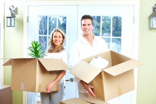 Careful moving support for flats and homes in Boundsgreen